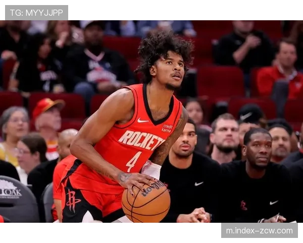 76人黄蜂裁判报告:最后4秒漏判格莱姆斯三分犯规影响比赛 76人黄蜂裁判报告:最后4秒漏判格莱姆斯三分犯规影响比赛